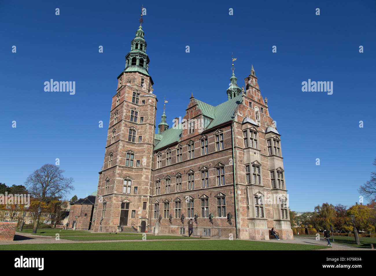 Copenhague, Danemark - Novembre 03, 2016 : Les personnes qui visitent le château de Rosenborg au cours de l'automne Banque D'Images