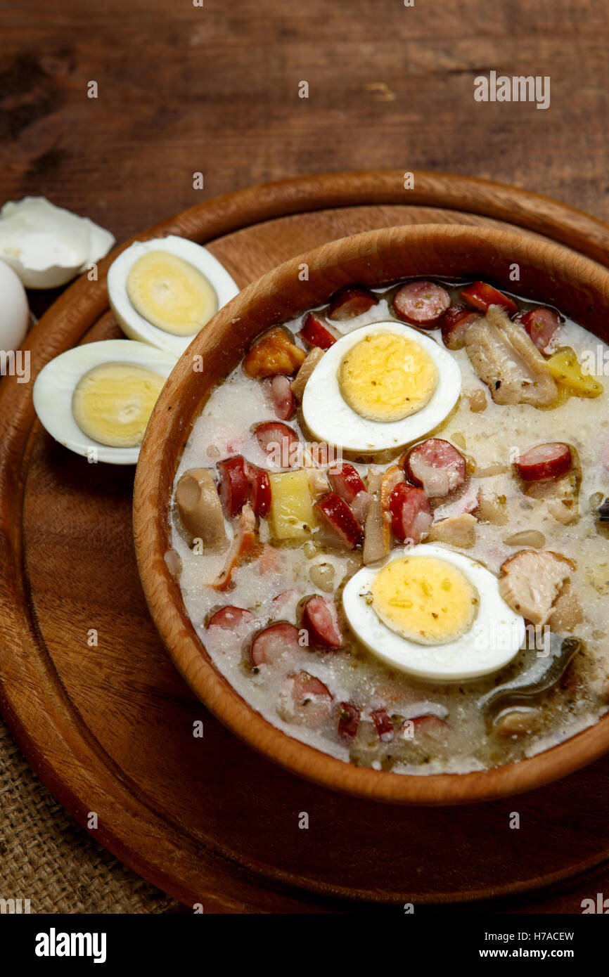 Soupe Zurek Pâques polonaise traditionnelle Banque D'Images