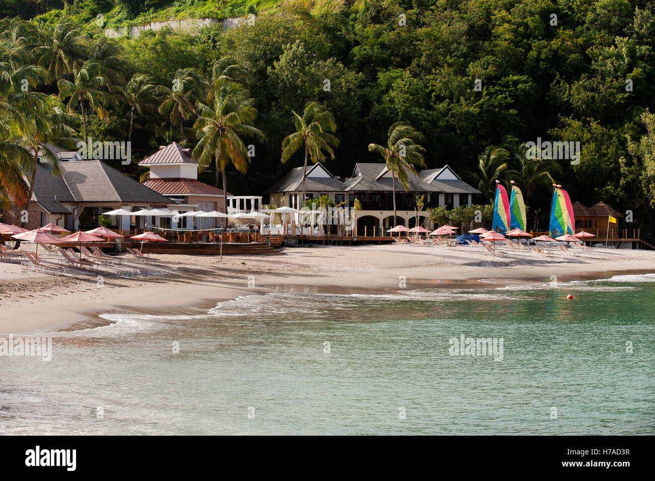 Plage isolée resort sur l'île des Caraïbes de St Lucia Banque D'Images
