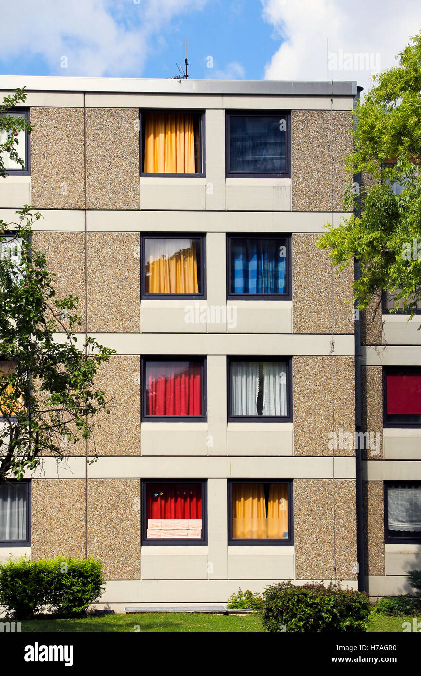 Bloc d'appartements colorés à Mainz, Allemagne Banque D'Images
