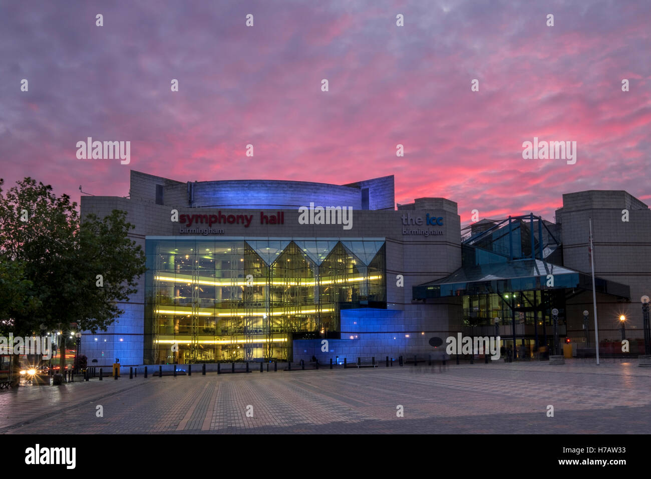 Le Birmingham Symphony Hall et CPI dans Centenary Square at night, Birmingham, UK Banque D'Images