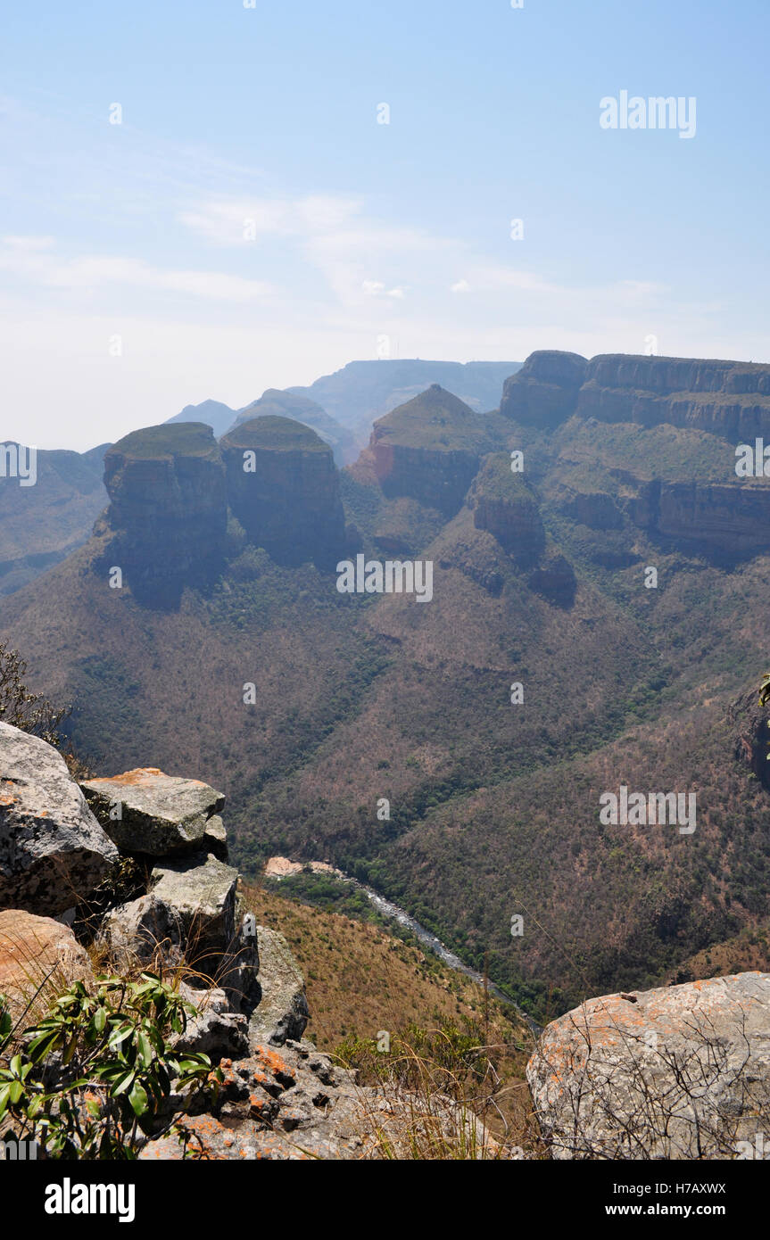 Afrique du Sud : Trois Rondavels au Blyde River Canyon, une énorme roche ronde serait rappelant les cabanes des peuples Banque D'Images