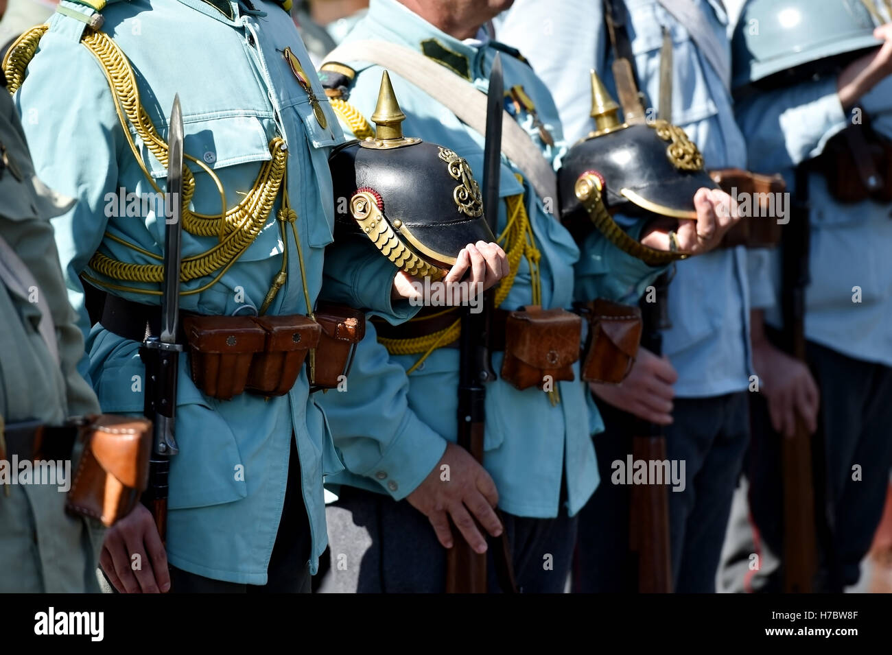 Reenactment militaire historique avec l'uniforme de soldat de la Première Guerre mondiale Banque D'Images