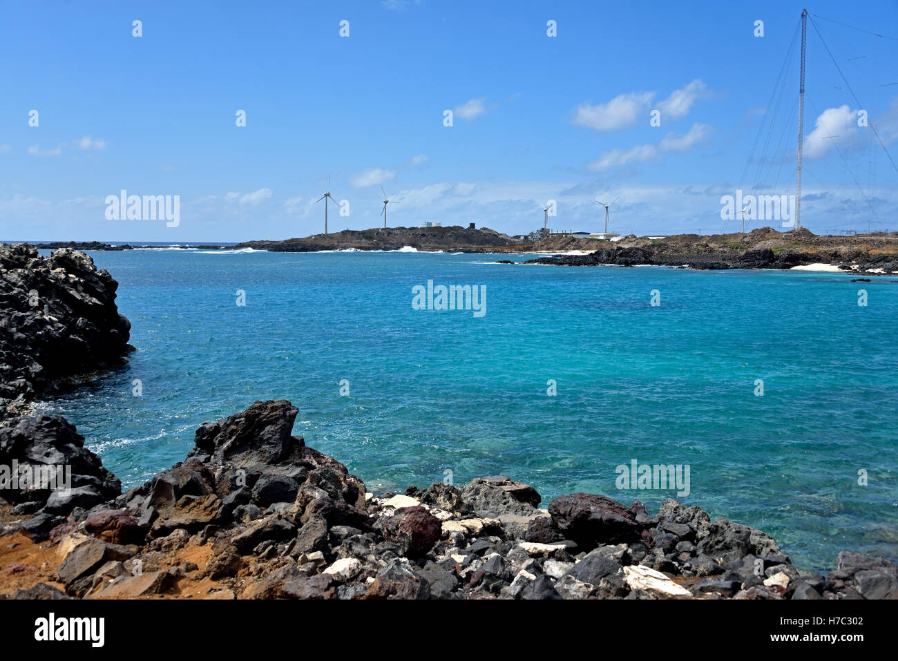 North Point et La Baie des Anglais avec la BBC et l'antenne de la station relais éoliennes Banque D'Images