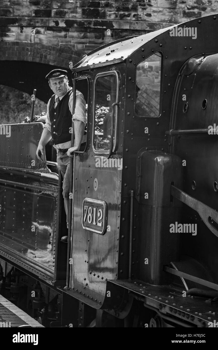 Train à vapeur Arley gare en monochrome, sur la Severn Valley Railway, Worcestershire, Angleterre, RU Banque D'Images