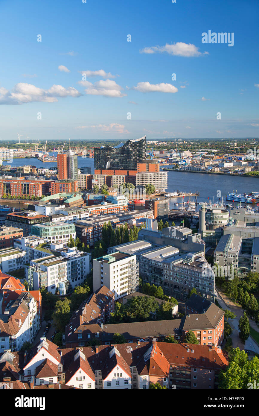 Voir d'Elbphilharmonie, le port et l'Elbe, Hambourg, Allemagne Banque D'Images
