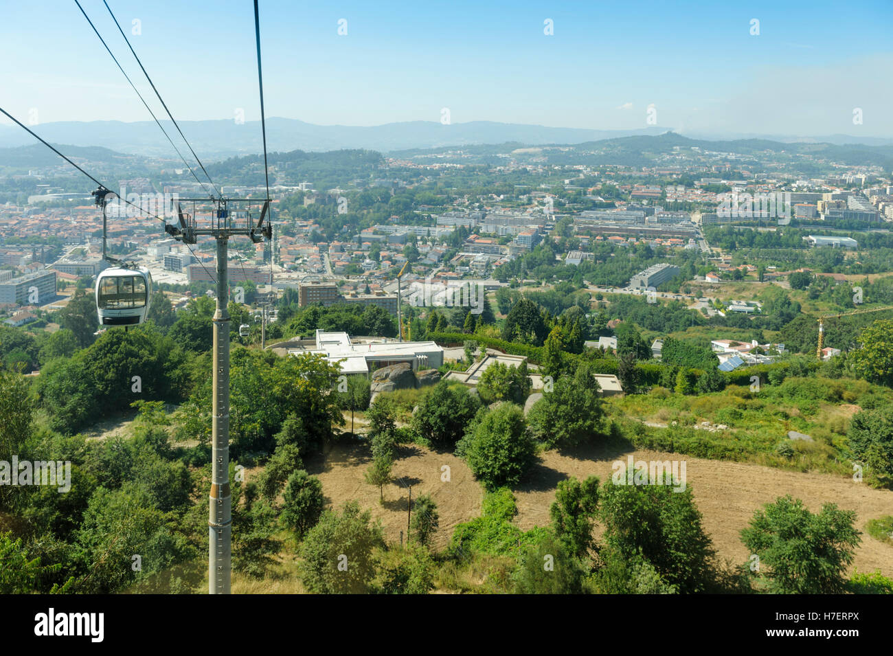 Une vue de Guimaraes au Portugal à partir du téléphérique de Penha Banque D'Images