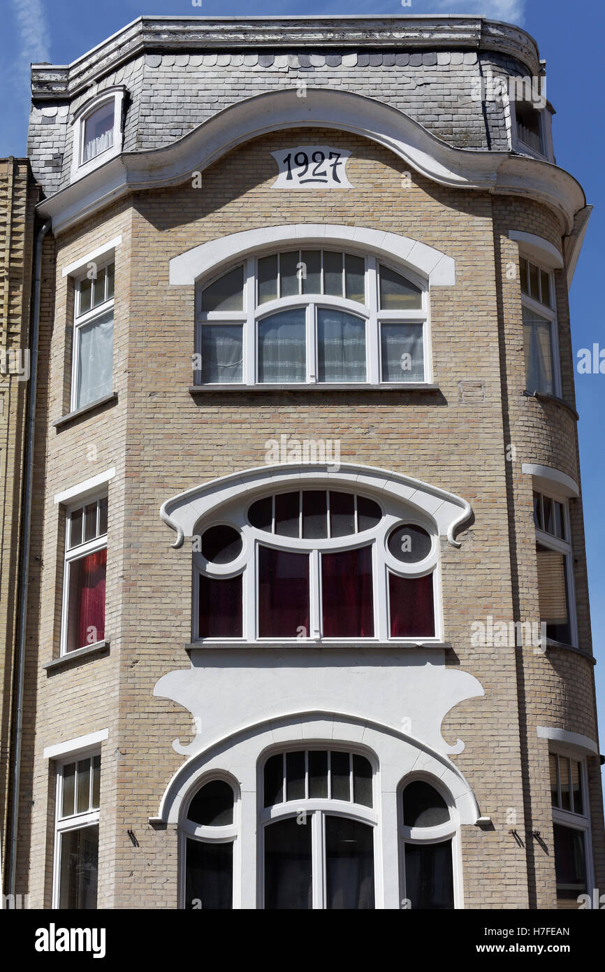Ancien hôtel de style Art Nouveau, De Panne, côte belge, Flandre occidentale, Flandre orientale, Belgique Banque D'Images