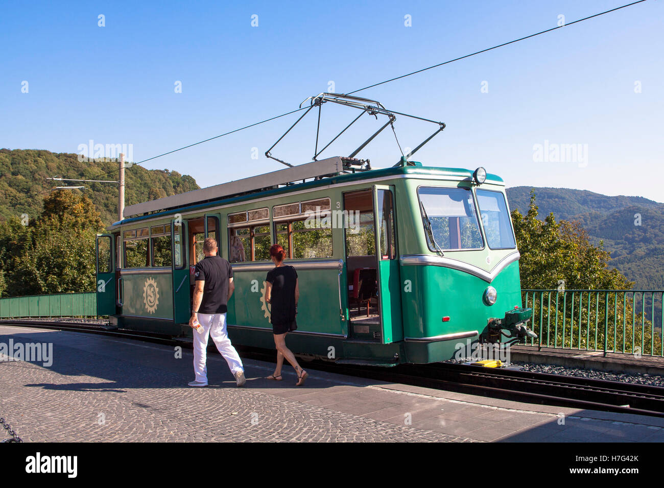 L'Allemagne, à crémaillère, Siebengebirge Drachenfels à la montagne, ce train à crémaillère est la plus ancienne en Allemagne, depuis 1883. Banque D'Images