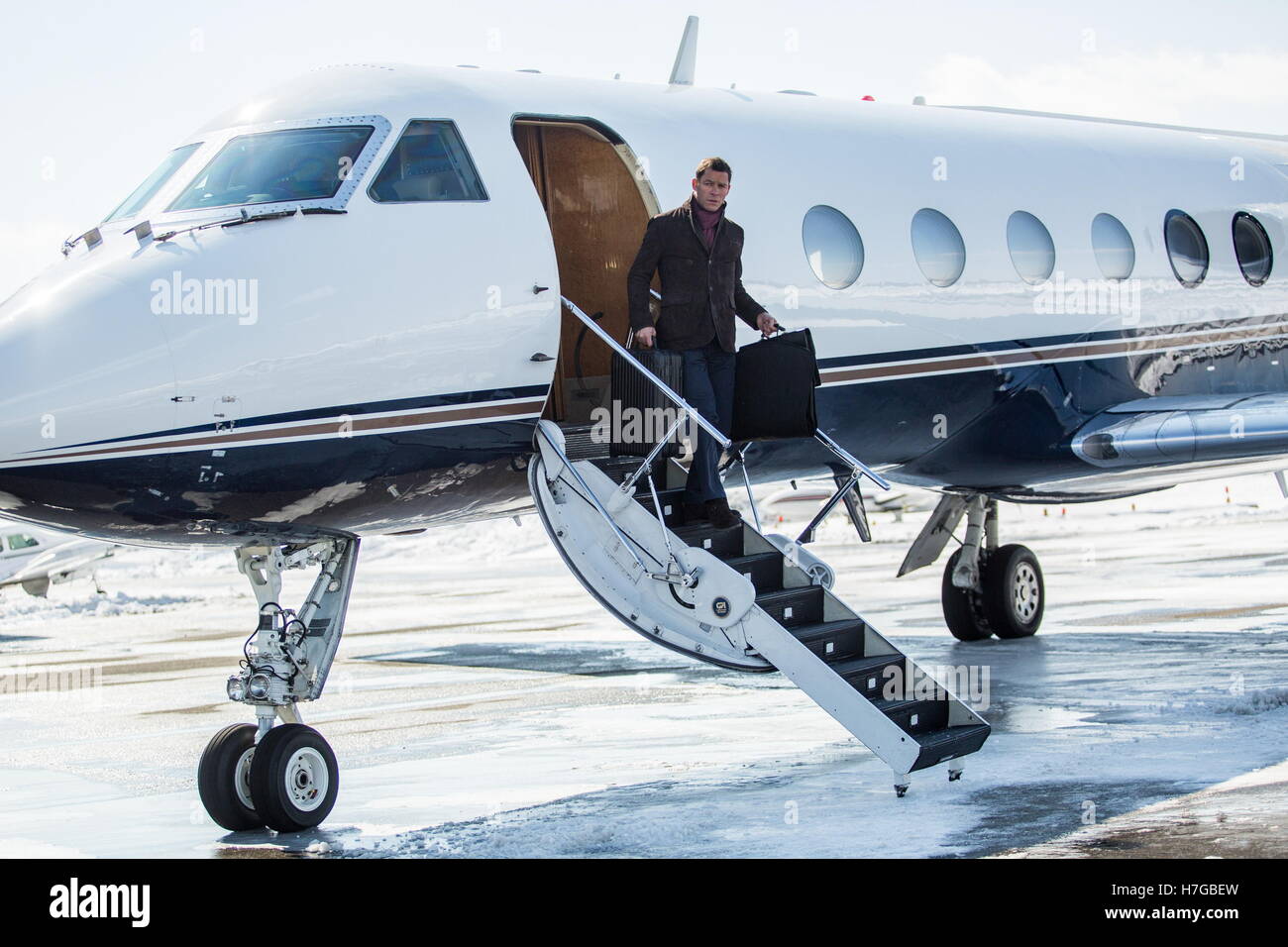 DATE DE SORTIE : Mai 13, 2016 TITRE : l'argent Monster STUDIO : TriStar Pictures Réalisateur : Jodie Foster PLOT : animatrice Lee Gates et son producteur Patty sont mis dans une situation extrême lorsqu'un investisseur en colère prend plus de leur studio Photo : Dominic West que Walt Camby (Credit : c TriStar Pictures/images/) Banque D'Images