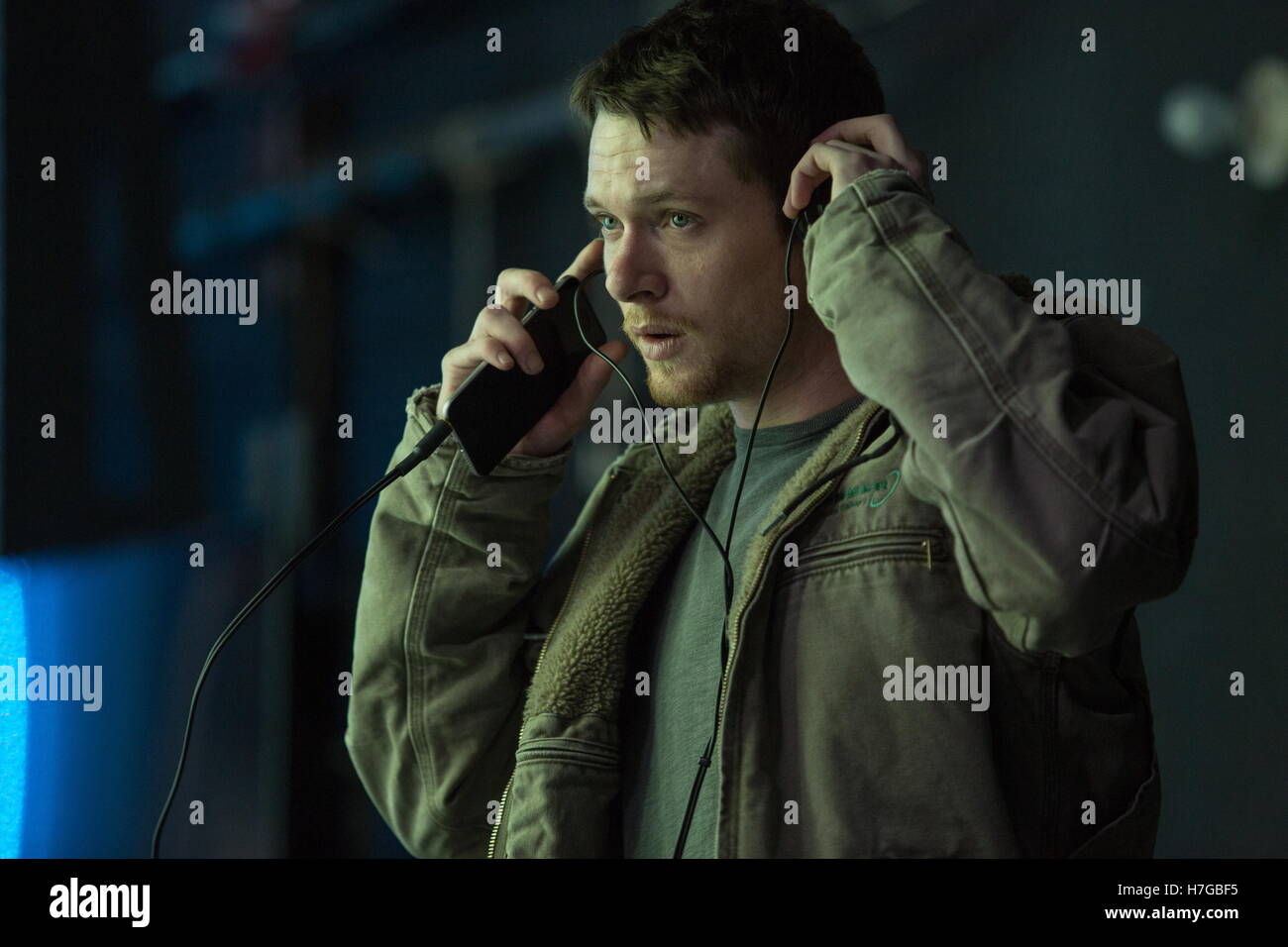 DATE DE SORTIE : Mai 13, 2016 TITRE : l'argent Monster STUDIO : TriStar Pictures Réalisateur : Jodie Foster PLOT : animatrice Lee Gates et son producteur Patty sont mis dans une situation extrême lorsqu'un investisseur en colère prend plus de leur studio photo : Jack O'Connell que Kyle Budwell (Crédit : c TriStar Pictures/images/) Banque D'Images