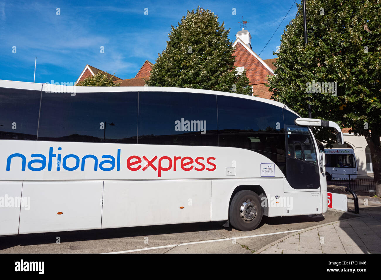 Autocars National Express à la gare routière de Canterbury, Kent Angleterre Royaume-Uni UK Banque D'Images