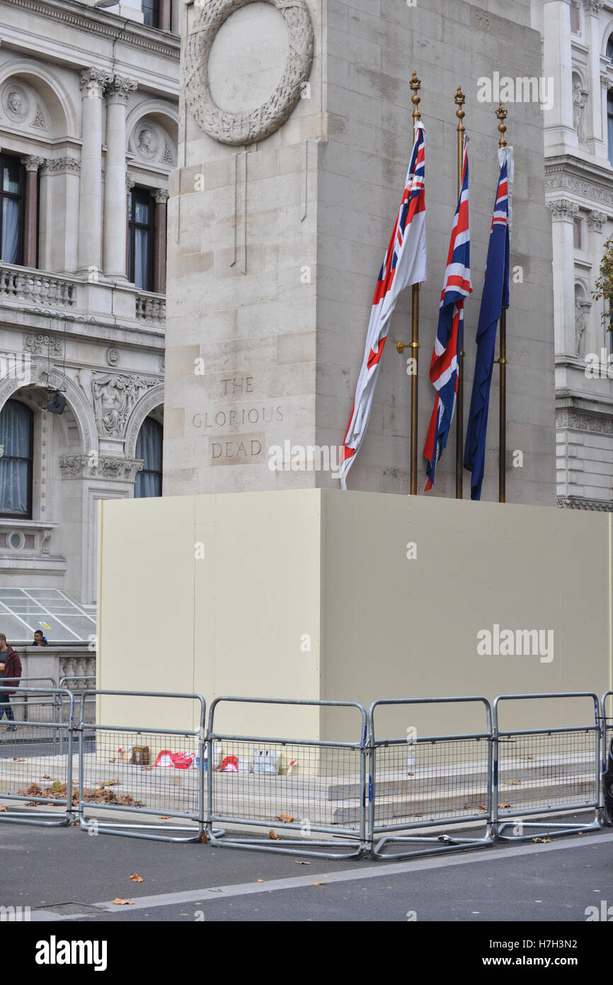 Londres, Royaume-Uni. 5ème Nov, 2016. Whitehall et la place du Parlement, millions les préparatifs de sécurité mars masque. Banque D'Images