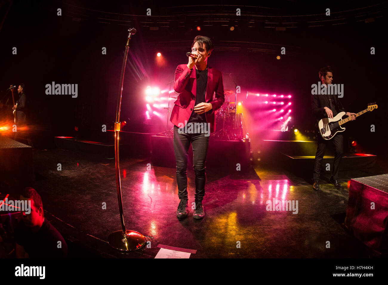 Milan, Italie. 08Th Nov, 2016. Le groupe américain de panique ! À la discothèque il se produit sur scène à Fabrique Pendant 'la mort d'un baccalauréat d'' Credit : Rodolfo Sassano/Alamy Live News Banque D'Images