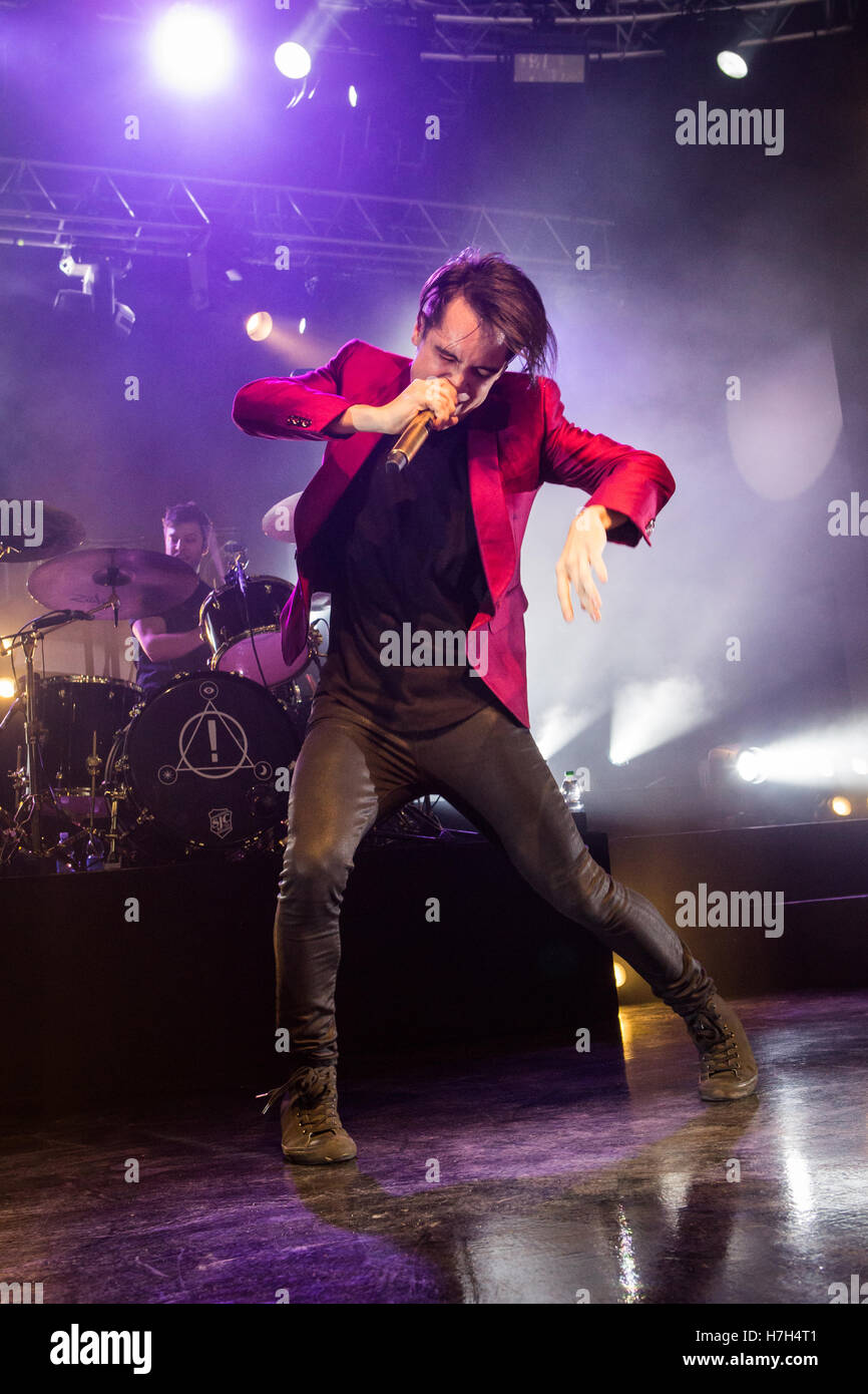 Milan, Italie. 08Th Nov, 2016. Le groupe américain de panique ! À la discothèque il se produit sur scène à Fabrique Pendant 'la mort d'un baccalauréat d'' Credit : Rodolfo Sassano/Alamy Live News Banque D'Images