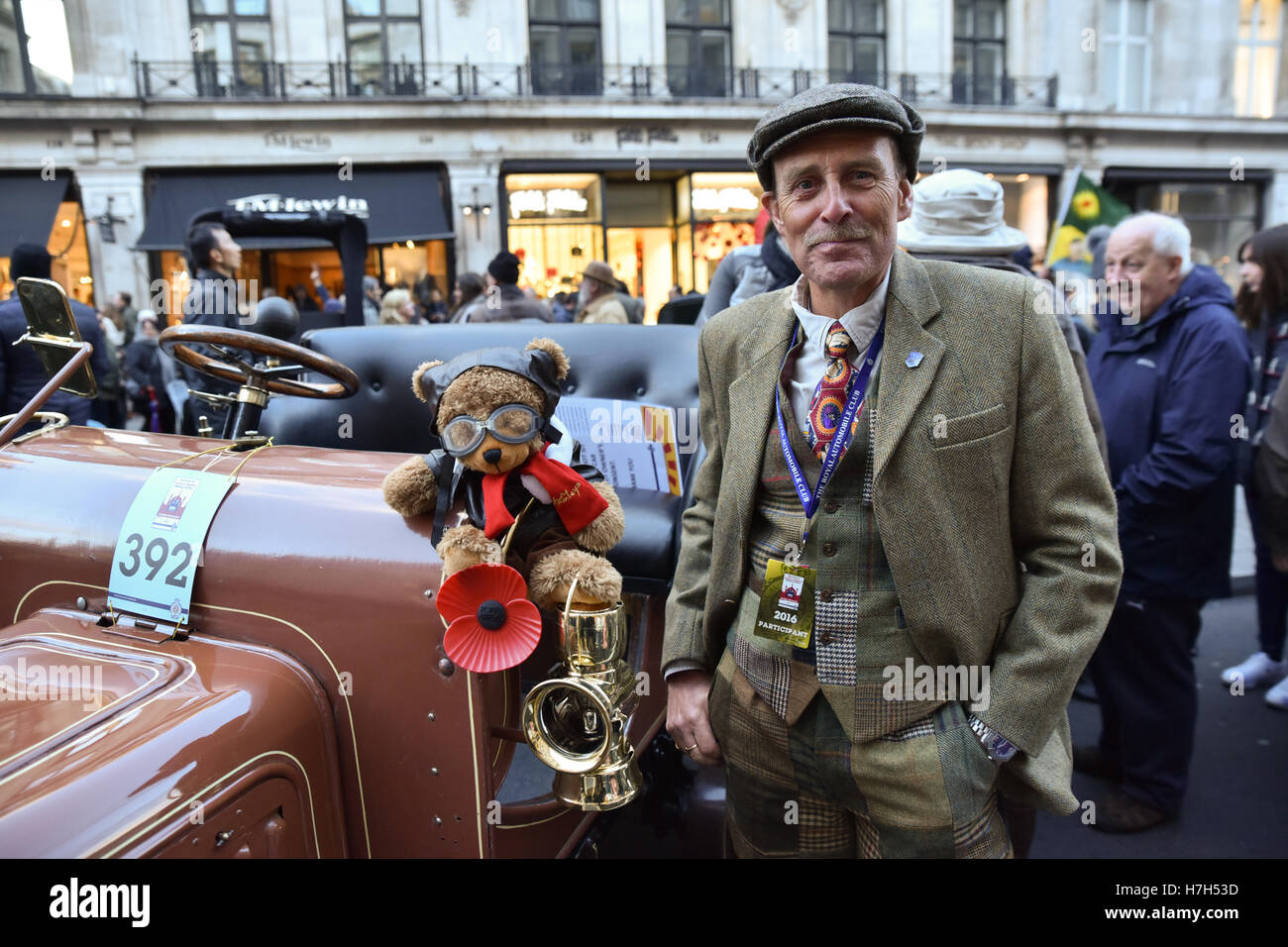 Regent Street, Londres, Royaume-Uni. 5ème Nov, 2016. Voitures et pilotes de la course de Londres à Brighton à l'automobile. Banque D'Images