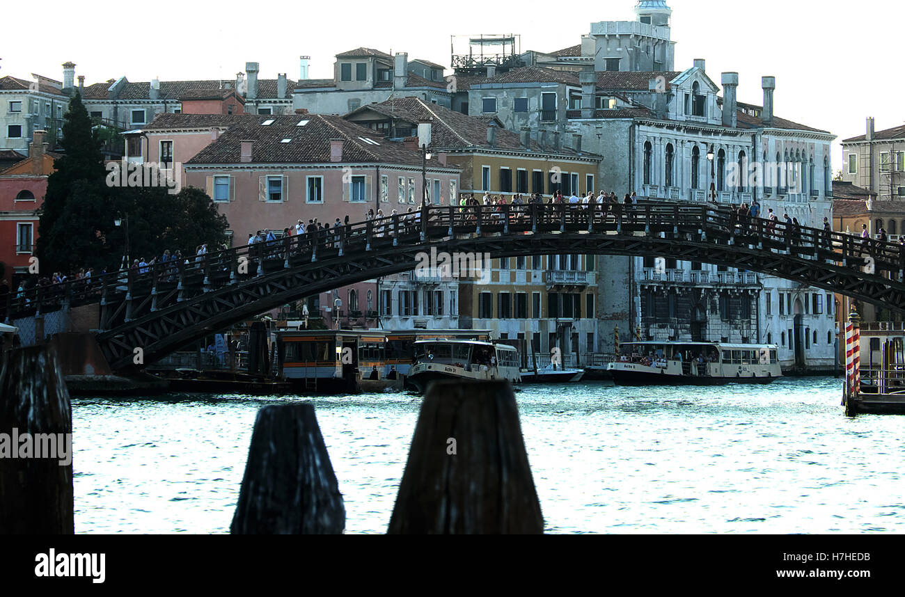 Ponte dell'Accademia, Grand Canal. Venise, Italie Banque D'Images