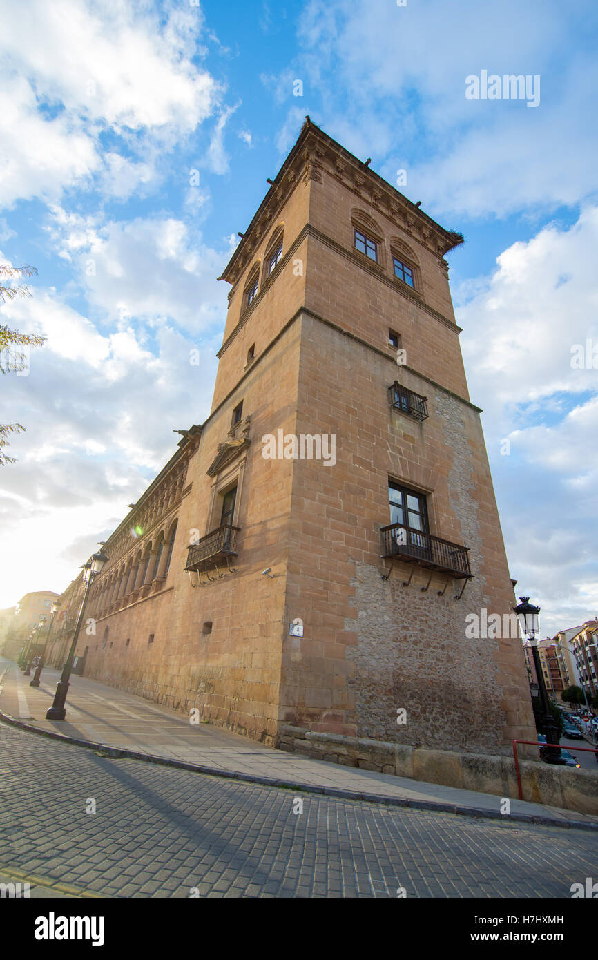 SORIA, ESPAGNE - 2 NOVEMBRE 2016 : Palais des Comtes de Gomara est le bâtiment le plus représentatif de l'Arkien civile Renaissance Banque D'Images