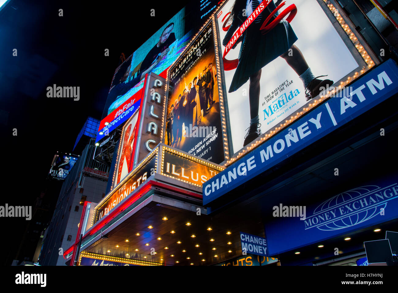 Nuit à Times Square, New York City, affiches de théâtre Banque D'Images
