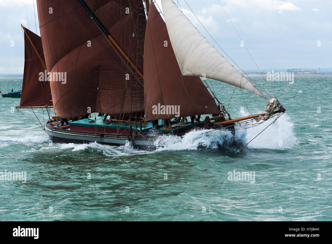 Barge de la Tamise dame de la LEA, toutes voiles dehors. Banque D'Images