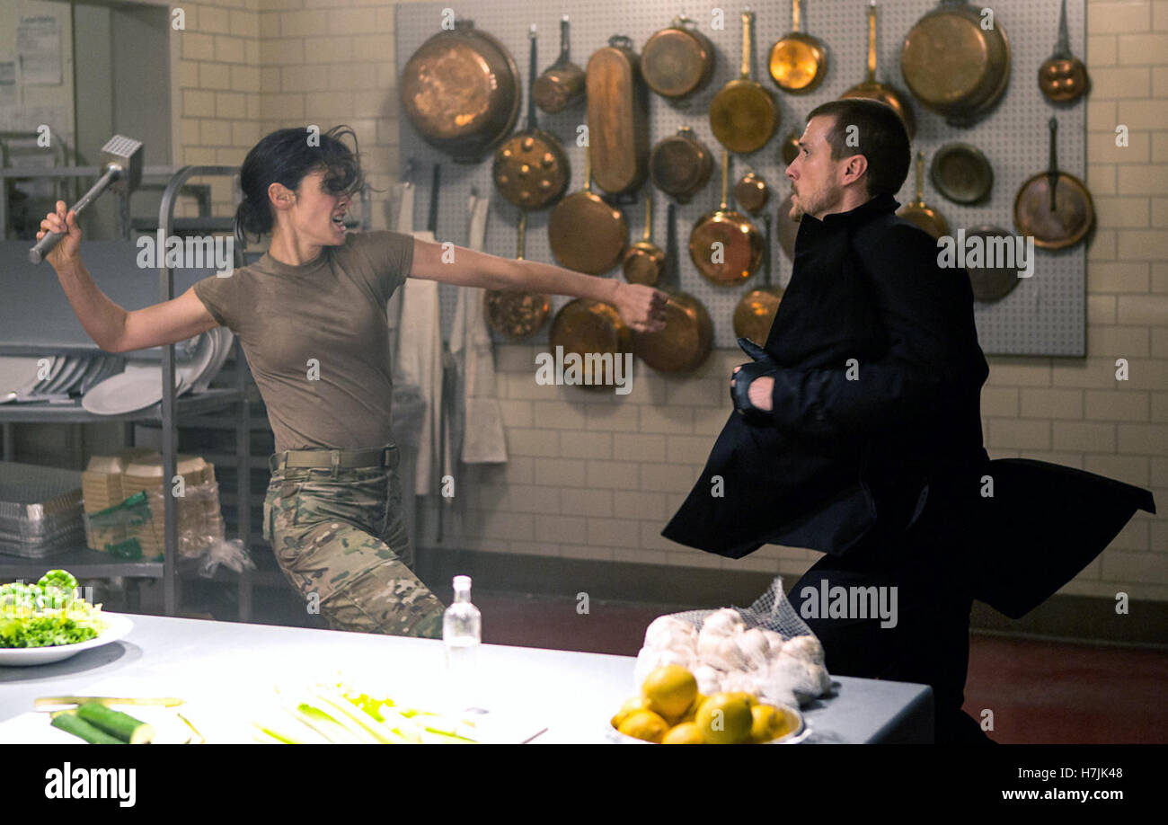 Jack Reacher : ne jamais revenir (aussi connu sous le nom de Jack Reacher : Ne jamais regarder en arrière) est un thriller d'action américain de 2016 réalisé par Edward Zwick et écrit par Zwick et Marshall Herskovitz. Cette photo est pour un usage éditorial uniquement et est l'auteur de la société film et/ou le photographe attribué par le film ou la société de production et ne peut être reproduite que par des publications dans le cadre de la promotion du film ci-dessus. Un crédit obligatoire pour l'entreprise de film est nécessaire. Le photographe devrait également être crédité lorsque connu.être portés lorsqu'il est connu. Banque D'Images