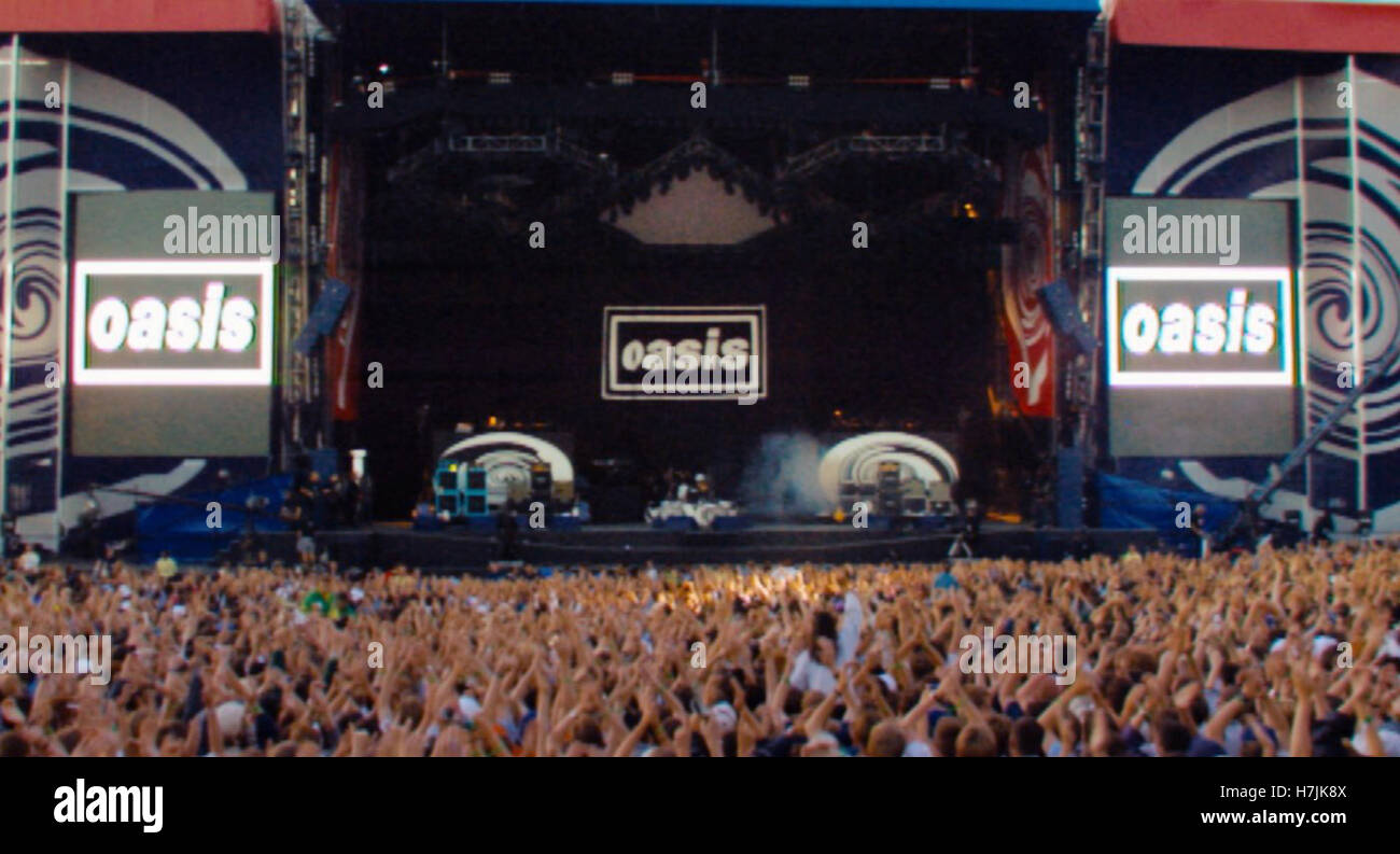 Supersonic est un regard à l'ascension fulgurante des années 90, Oasis rock band, tissage jamais-avant-vu des séquences de concert avec franchise des entrevues et un compte de première main de la rivalité d'enfant de backstage qui menaçaient de détruire la bande. Réalisé par Mat Whitecross. Cette photo est pour un usage éditorial uniquement et est l'auteur de la société film et/ou le photographe attribué par le film ou la société de production et ne peut être reproduite que par des publications dans le cadre de la promotion du film ci-dessus. Un crédit obligatoire pour l'entreprise de film est nécessaire. Le photographe doit également Banque D'Images