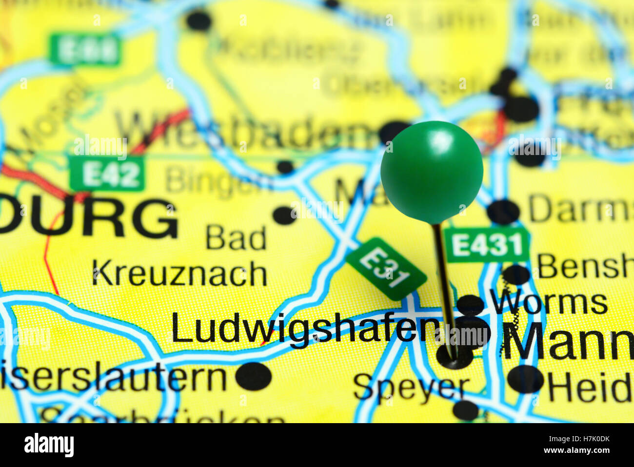 Ludwigshafen épinglée sur une carte de l'Allemagne Banque D'Images