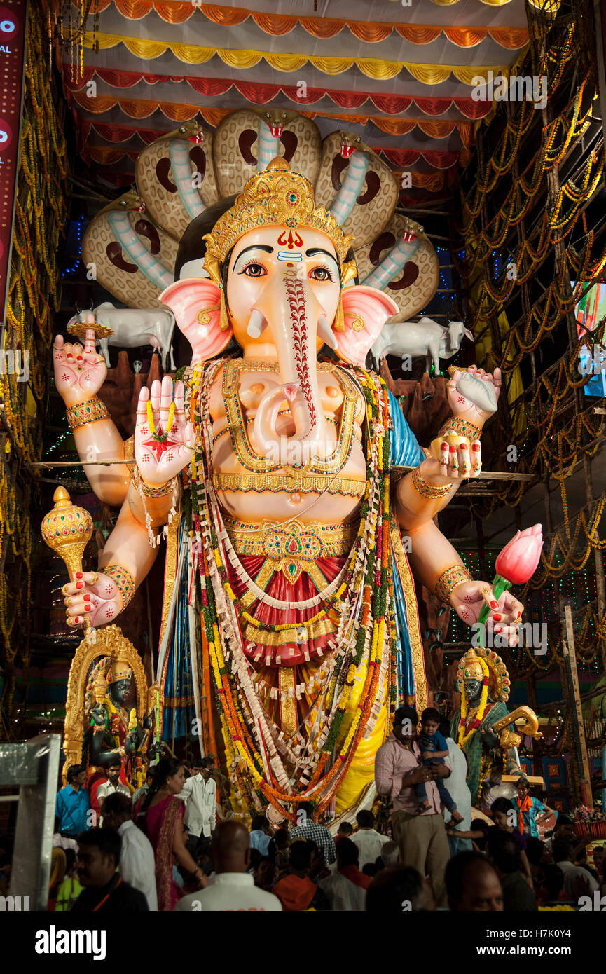 Ganesha idol 58 pieds plus haut Ganesh Hauteur Idol 2016 à Hyderabad en Inde Telangana Khairatabad Banque D'Images