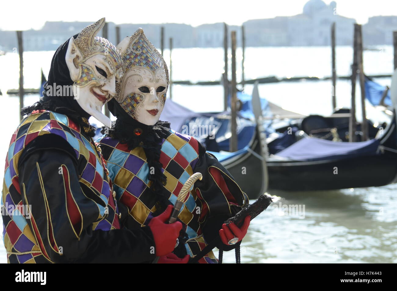 Couple en costume arlequin au Carnaval de Venise Banque D'Images