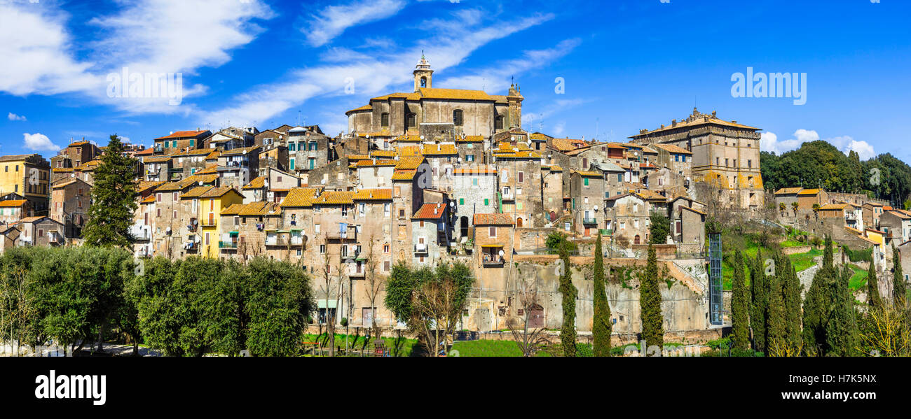 Vue panoramique de vignanello village, près de Viterbe, Latium, Italie. Banque D'Images