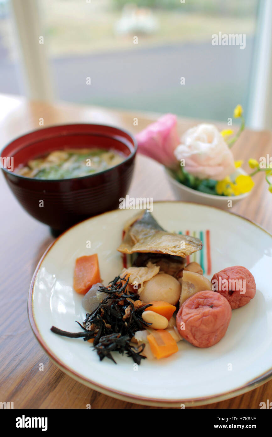 Avec petit-déjeuner congee japonais sains rencontrez ball et ingradients Banque D'Images