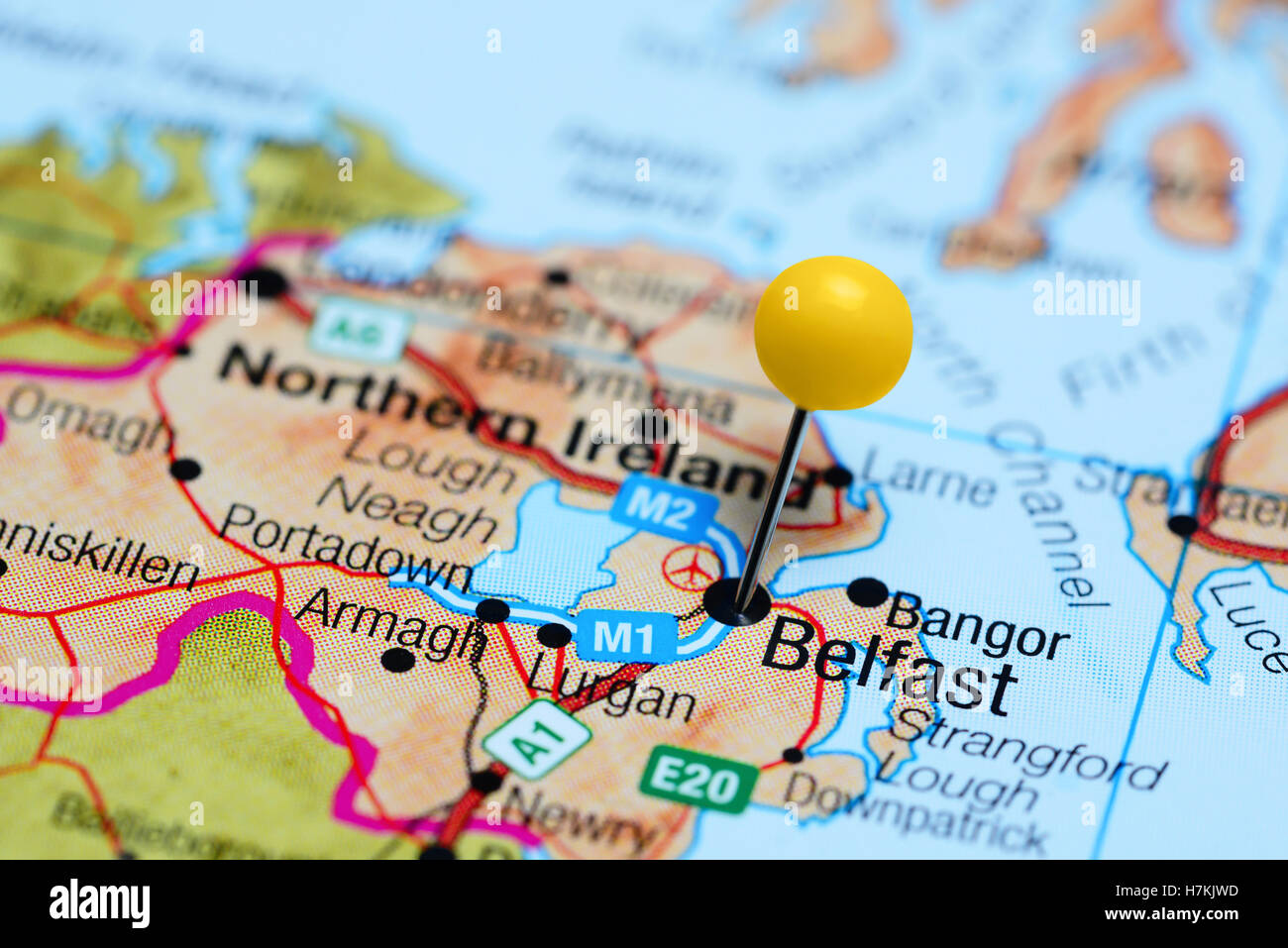 Belfast épinglée sur une carte de l'Irlande du Nord Banque D'Images