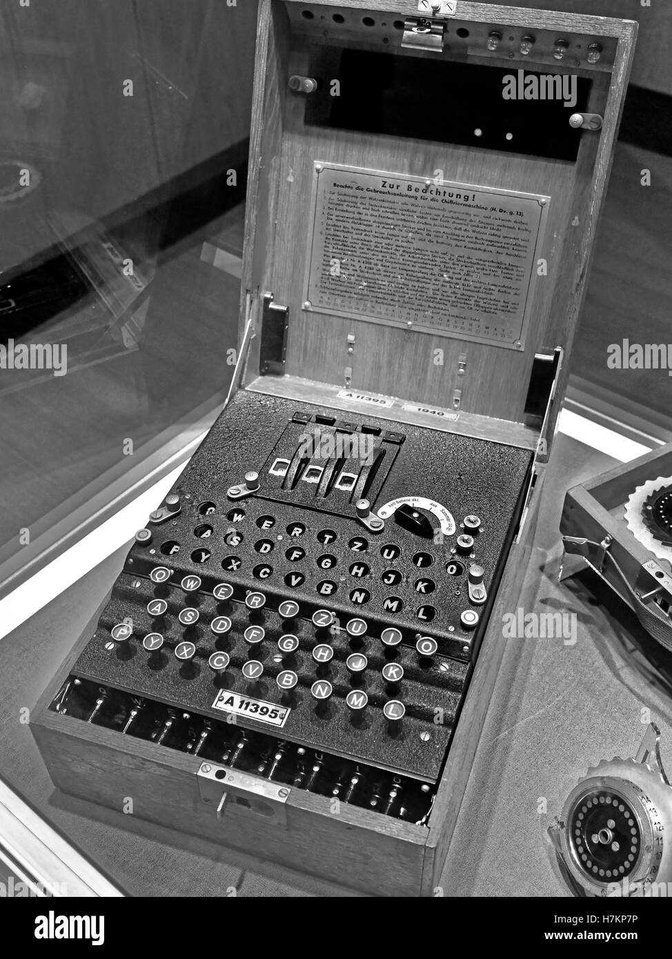 WWII German machine Enigma de codage et de roue en boîte Banque D'Images