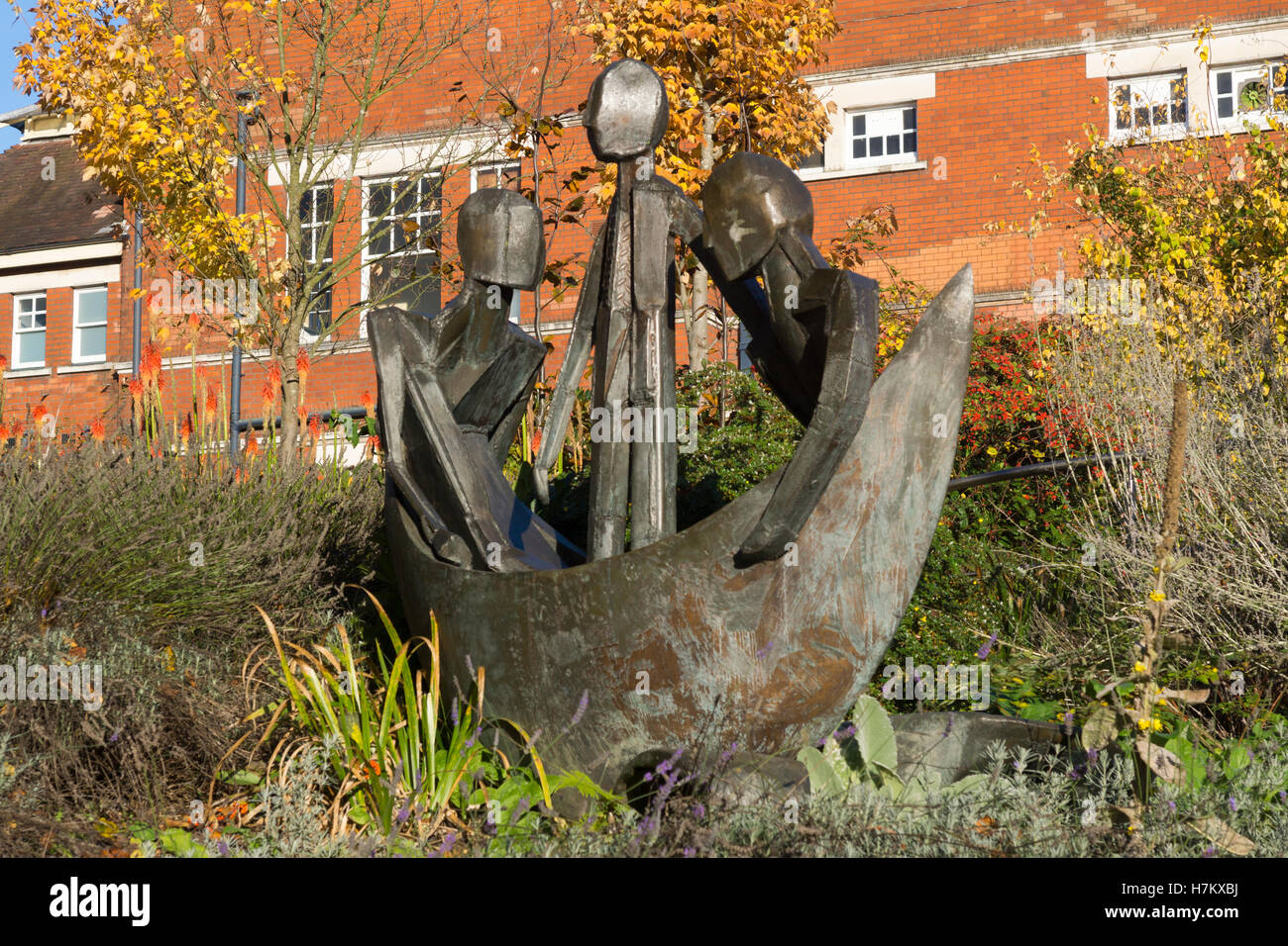 La voile en étoile sculpture par Sarah tombes près de la gare de Basingstoke Banque D'Images