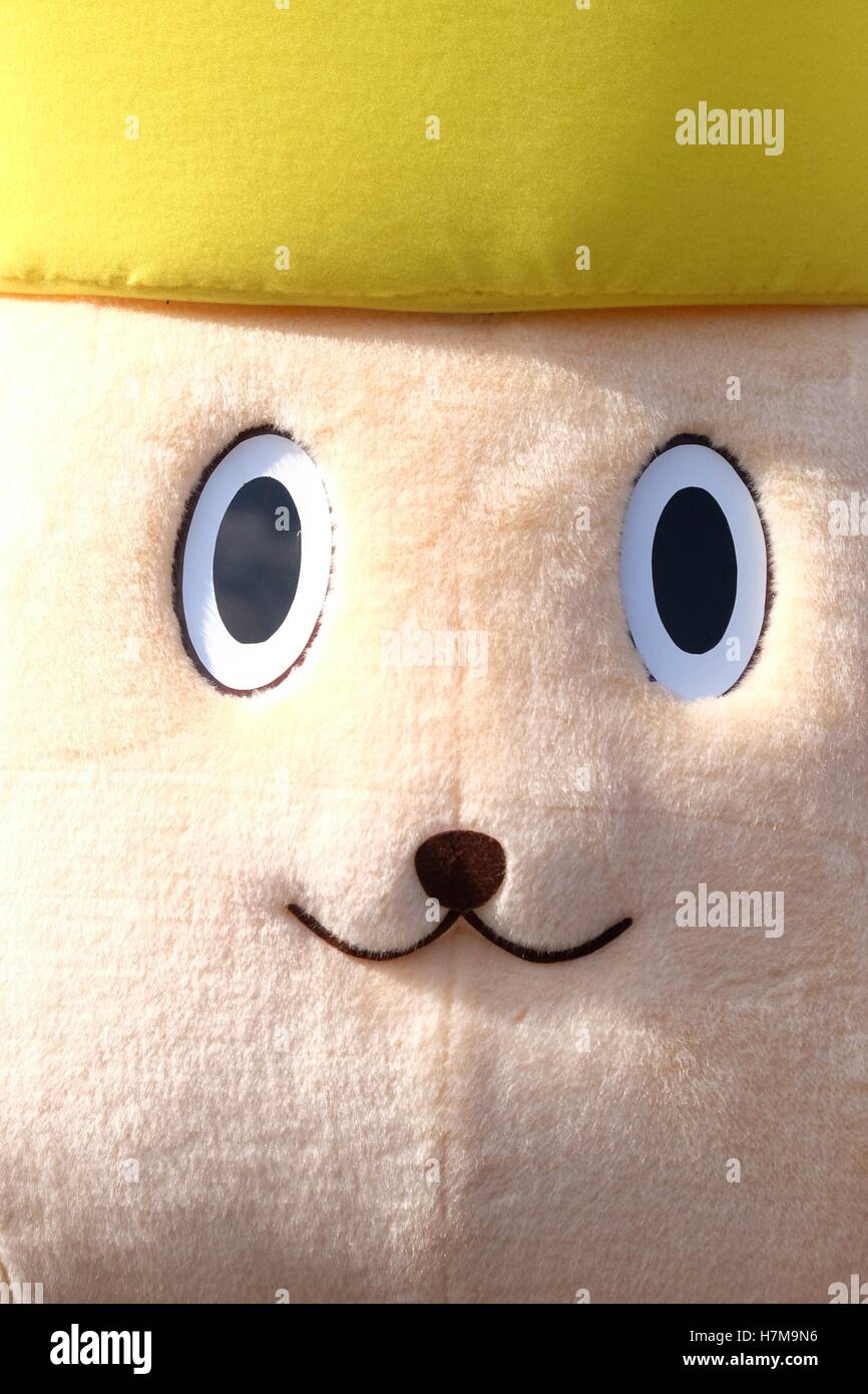 Les caractères japonais à l'Yuru-Kyara mascotte Grand Prix le 6 novembre 2016, à Matsuyama, Japon. Cute Cuddly Les mascottes sont très populaires au Japon et les deux entreprises et les autorités locales de les utiliser pour promouvoir leurs produits et leur région. Le Yuru-Kyara Grand Prix est un événement annuel, tenu pour la première fois en 2010, rassemble plus de 1000 icônes de toutes les régions du pays. Les visiteurs de l'événement sont en mesure de voter pour leur personnage préféré et chaque année, un gagnant est choisi. © Rod Walters/AFLO/Alamy Live News Banque D'Images