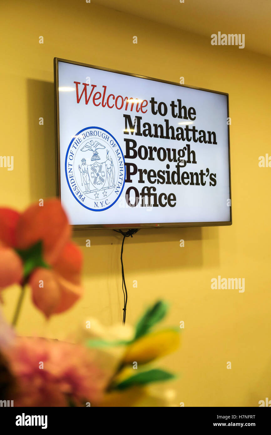 Signe encourageant, le Bureau du président de l'arrondissement de Manhattan, New York, USA Banque D'Images