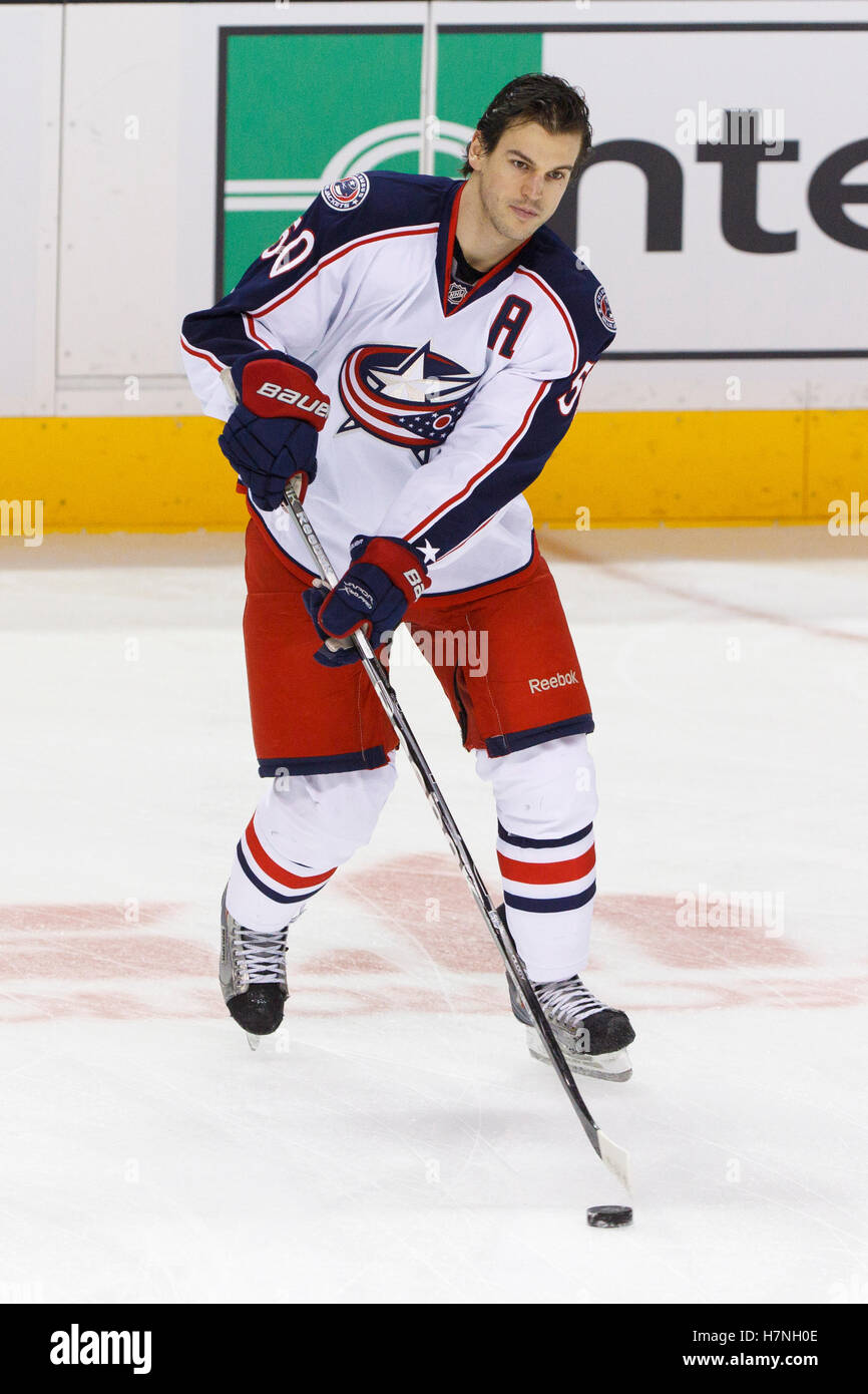 Jan 31, 2012 ; San Jose, CA, USA ; Blue Jackets de Columbus centre Antoine Vermette (50) se réchauffe avant le match contre les Sharks de San Jose chez HP Pavilion. San Jose a défait 6-0 Columbus. Banque D'Images