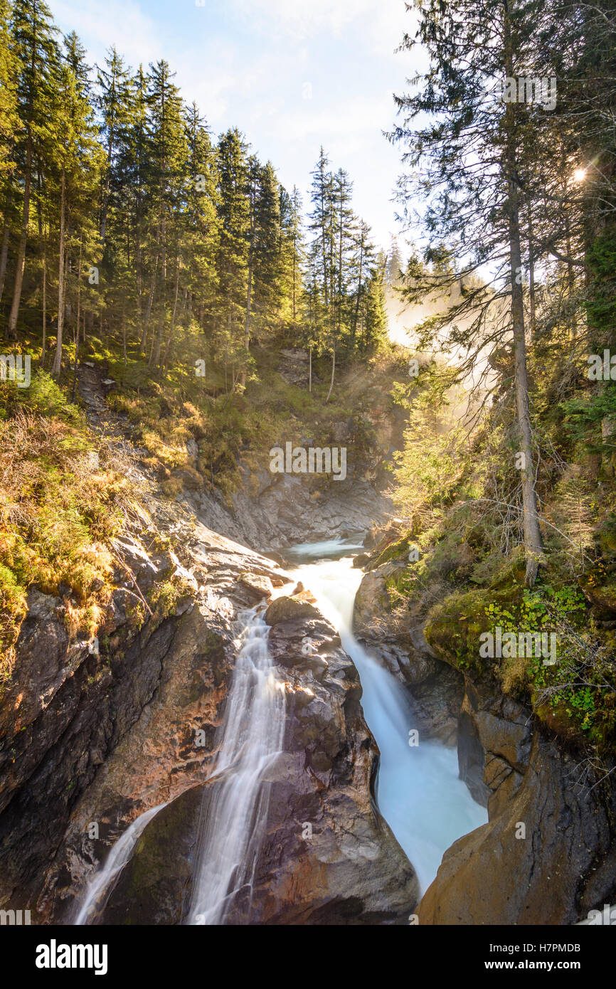 Krimml : Chutes de Krimml, cascade au stade modéré, Tyrol, Salzbourg, Autriche Banque D'Images