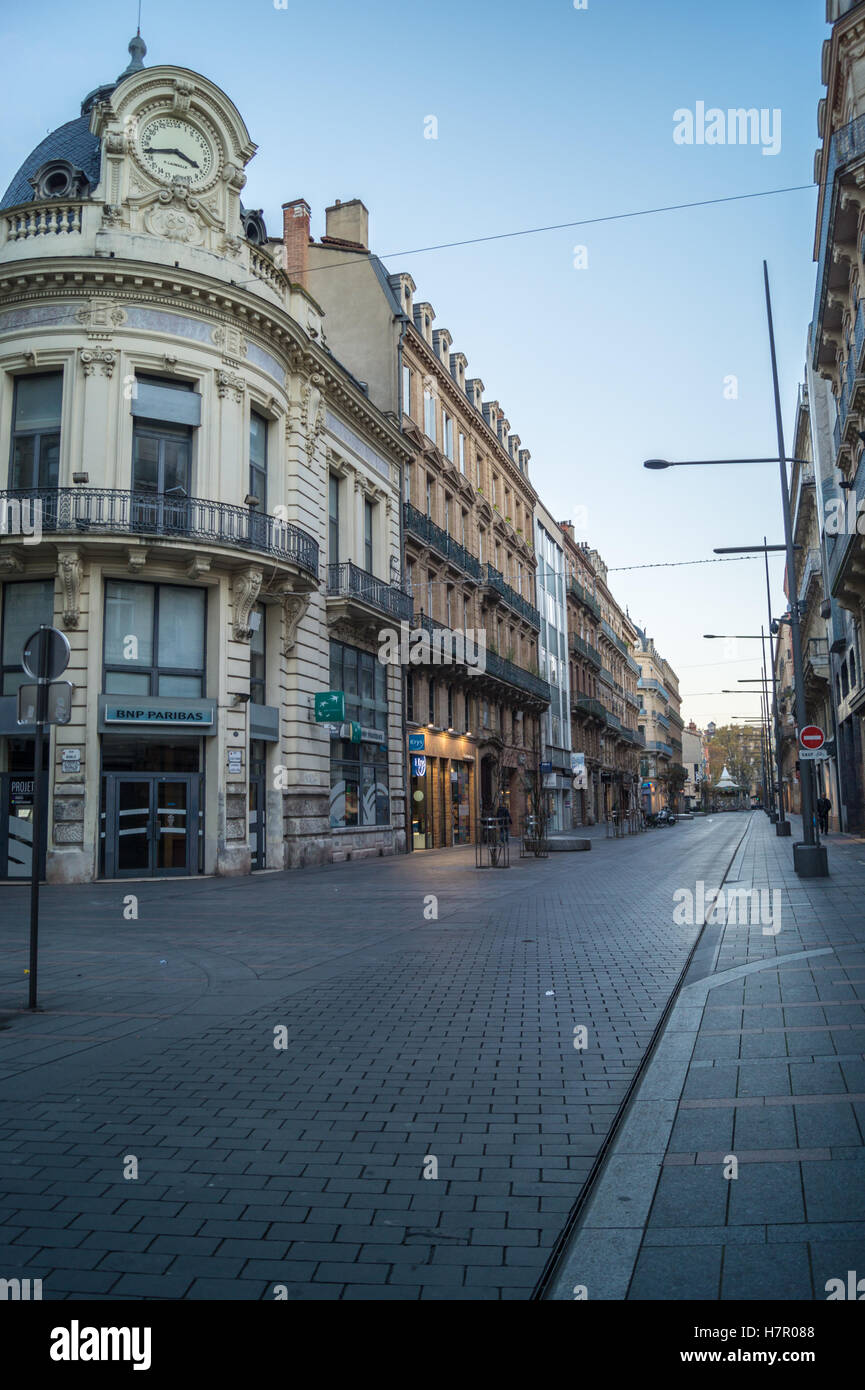 24 heures de BNP Paribas bâtiment par Lamaille, 1895, Rue d'Alsace-Lorraine à l'aube, Toulouse, Haute-Garonne, France Banque D'Images