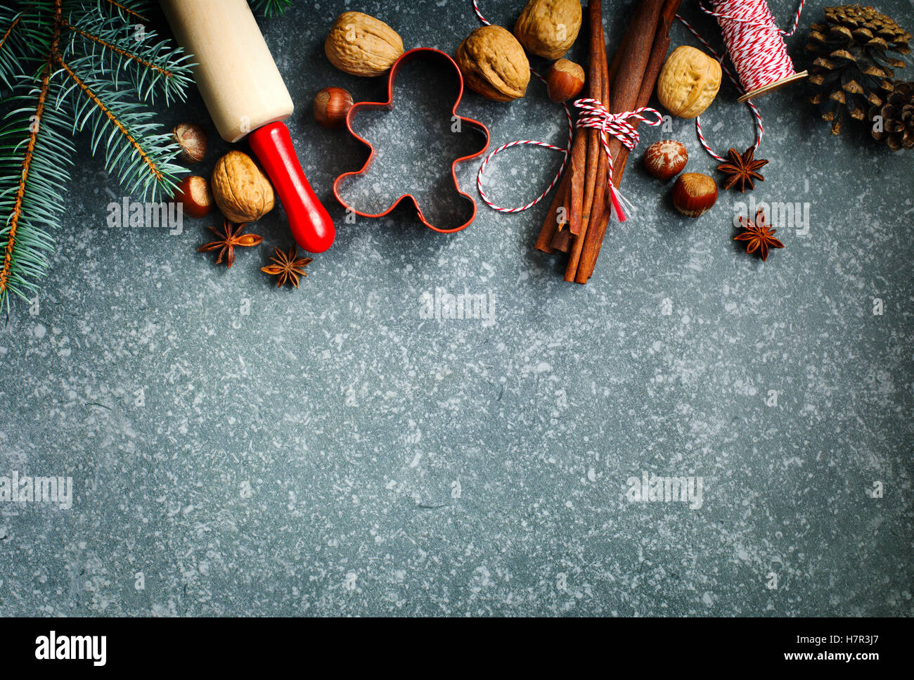 Ingrédients pour Noël cuisson fond sombre pour copier l'espace. Banque D'Images
