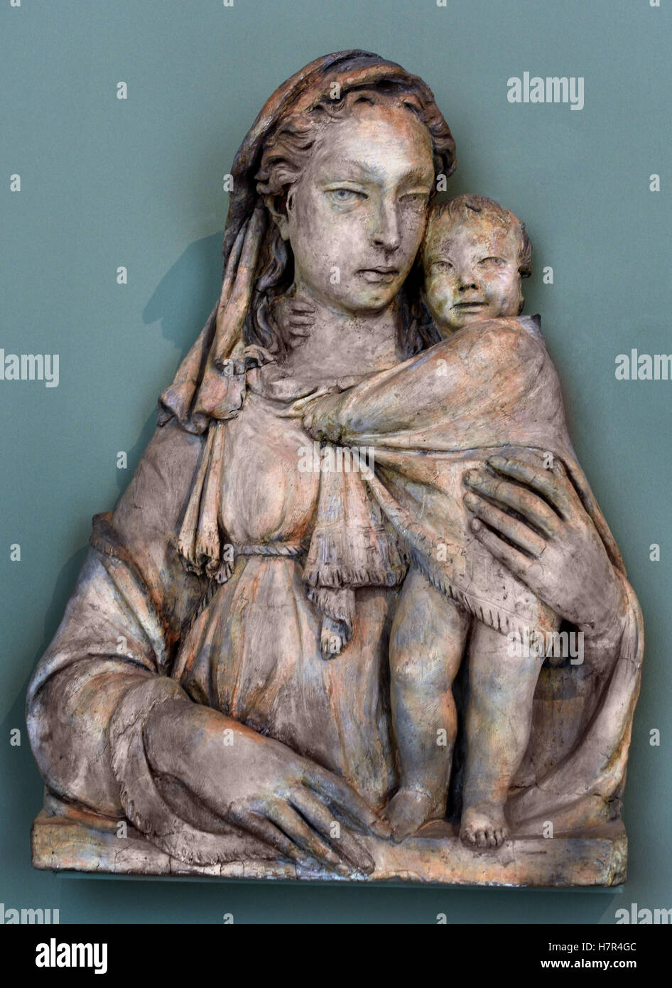 Marie avec enfant par Donato di Niccolò di Betto Bardi, 1386 - 1466), mieux connu sous le nom de Donatello sculpteur renaissance Florence. Italie Italien Banque D'Images