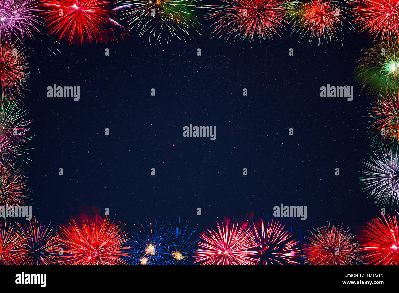 Amazing celebration fireworks mousseux multicolores. 4 juillet beau feu d'artifice. Le jour de l'indépendance, Noël, Nouvel An Banque D'Images