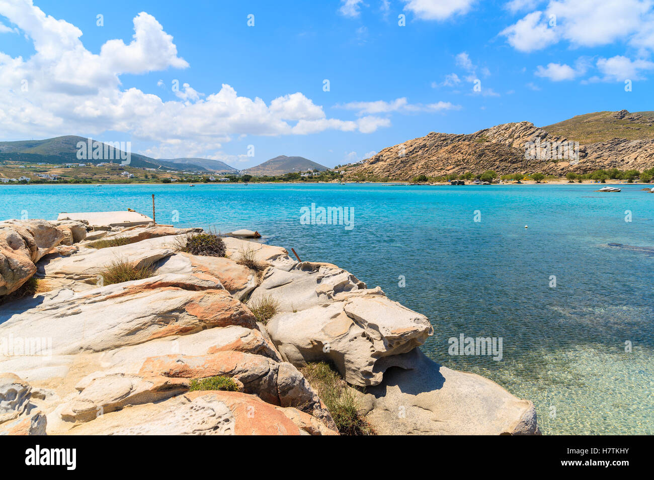 Clair comme de l'eau de mer turquoise de Kolymbithres beach, l'île de Paros, Grèce Banque D'Images
