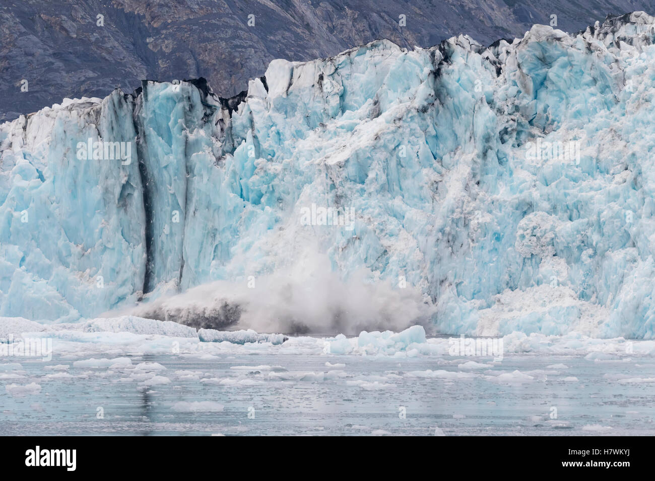 Le vêlage des glaciers de la Colombie-Britannique, Prince William Sound, Southcentral Alaska, USA Banque D'Images