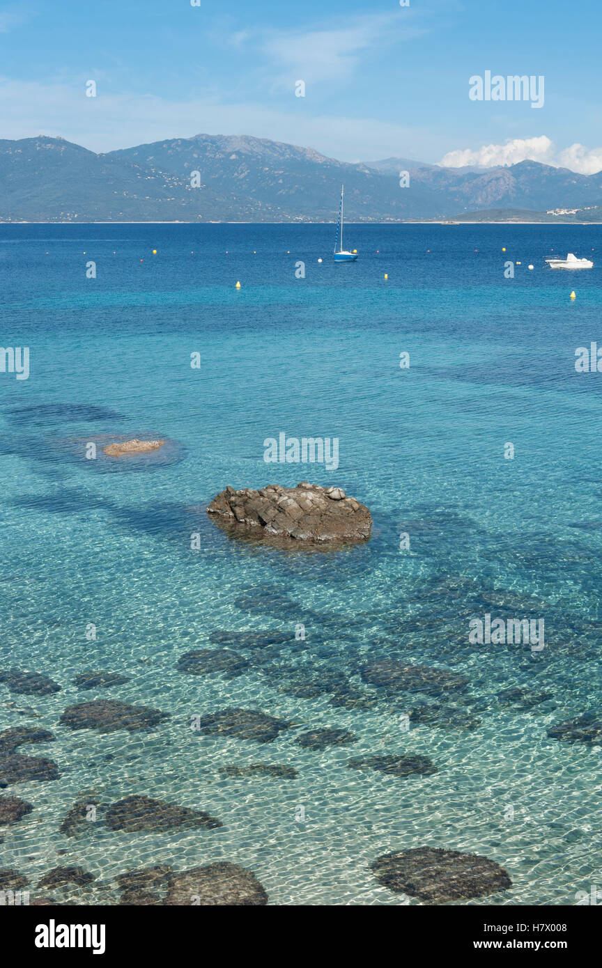 La Baie De Propriano Avec Le Sable Et Rochers Plage De