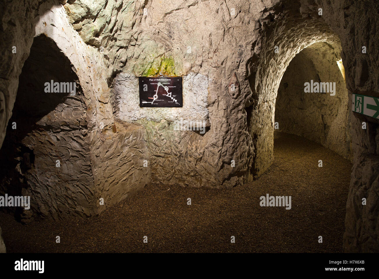Royaume-uni, Angleterre, West Wycombe, Buckinghamshire, grottes de l'Enfer, de l'intérieur, Whitehead's cave où divise tunnel Banque D'Images