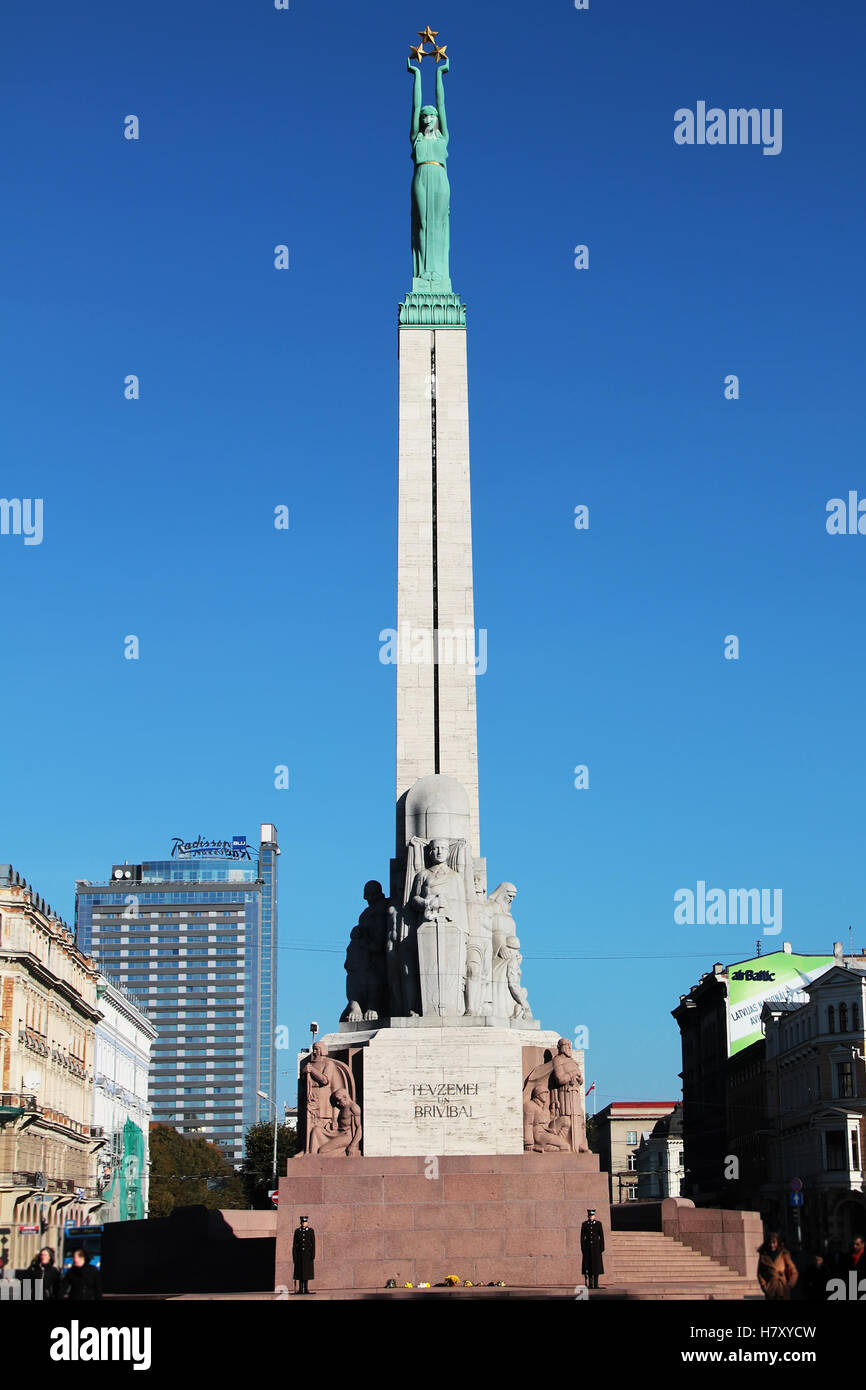 Monument de la liberté à Riga, Lettonie. Banque D'Images