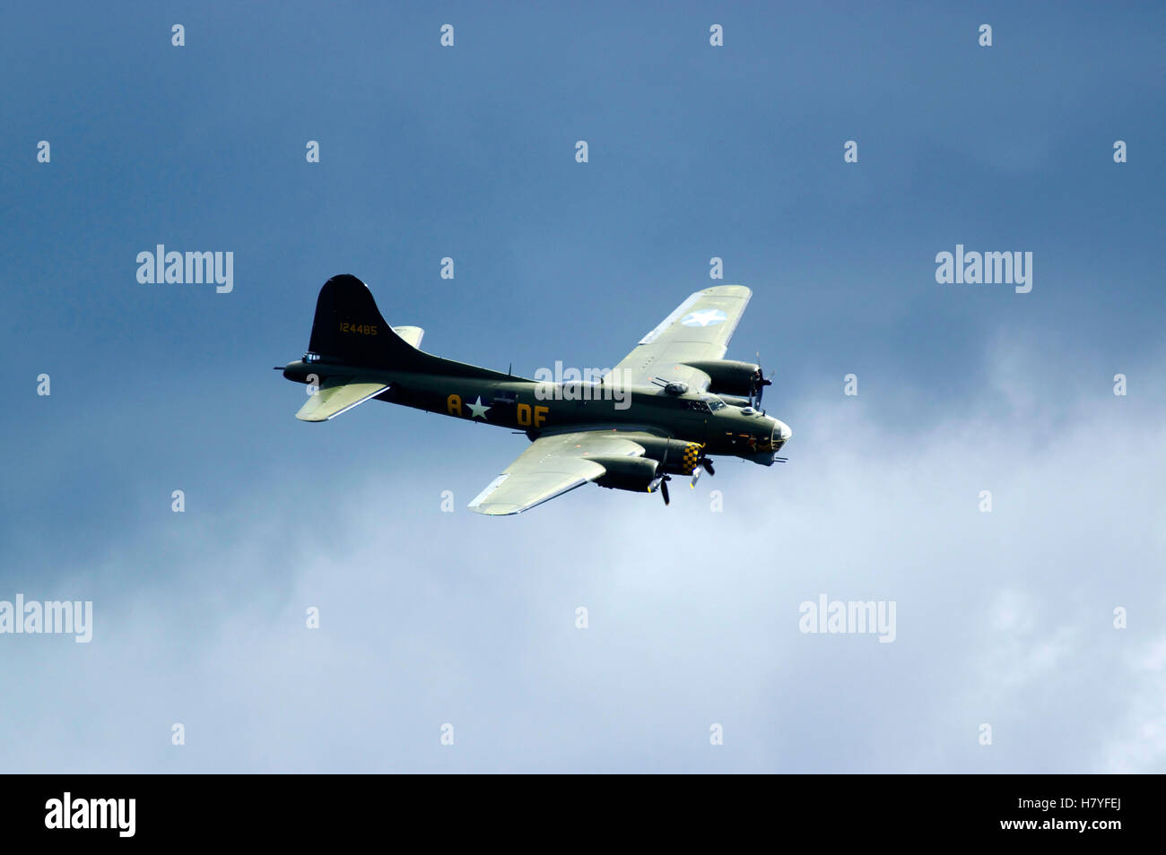 Boeng B-17 G Sally B, G-BEDF, Duxford Air Display, Angleterre, Royaume-Uni. Banque D'Images
