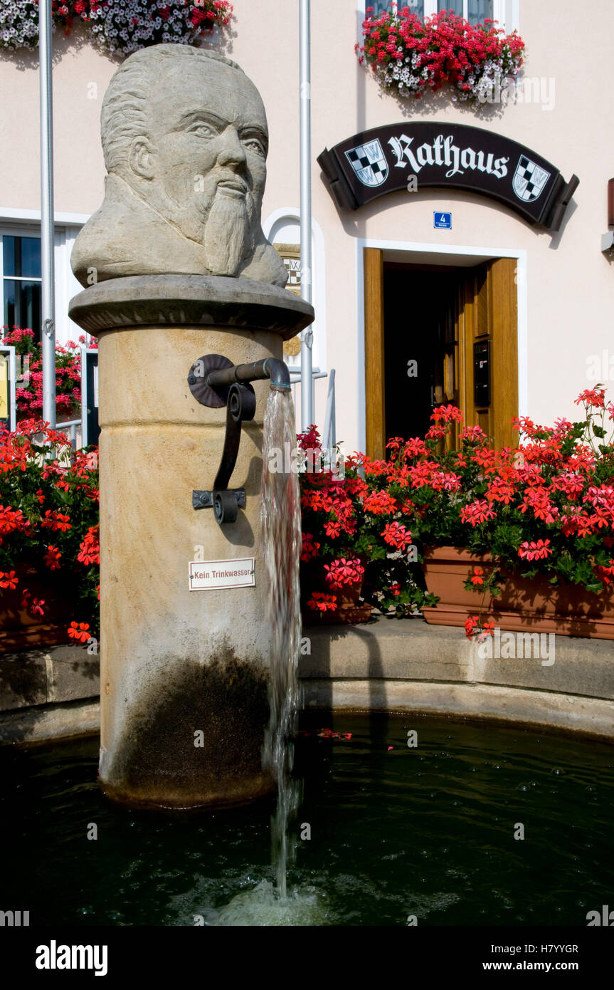 Fontaine en face de la Mairie, Wonsees, Wiesenttal, Suisse franconienne, Franconia, Bavaria Banque D'Images