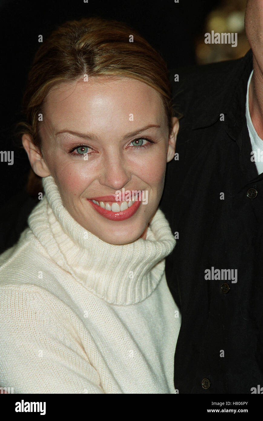 KYLIE MINOGUE 'CHARLIES ANGELS' LA PREM LONDON ODEON Leicester Square Londres Angleterre 22 Novembre 2000 Banque D'Images